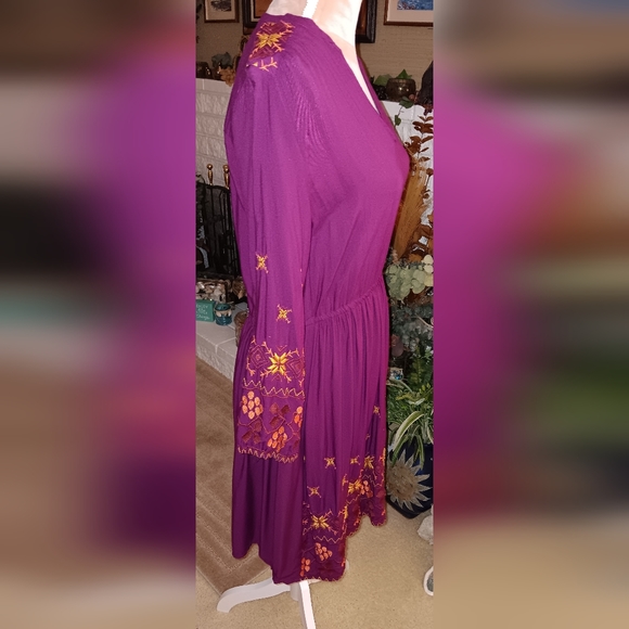 World Market – Embroidered Boho Fuchsia Long Sleeve Dress NWOT (S/M) - Picture 11 of 13